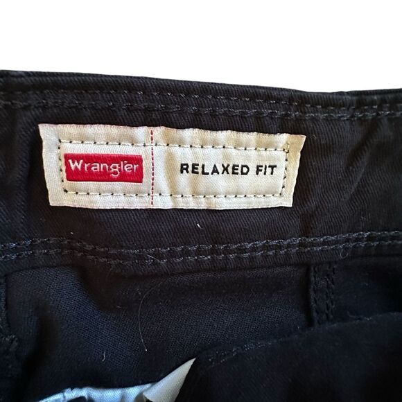 Wrangler ~ Black Relaxed Fit Cargo Pants ~ size 32/30 ~ NWT ~ Flex for comfort - Picture 5 of 13